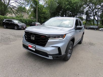 New 2025 Honda Pilot TrailSport