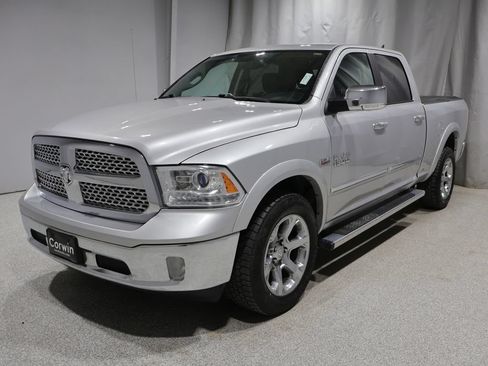 Used 2018 RAM 1500 Laramie AWD/4WD image 6