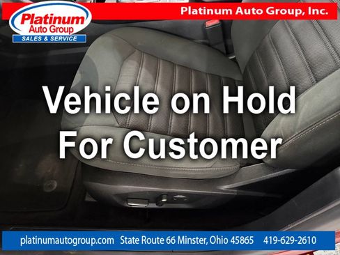 Used 2017 Ford Fusion SE w/ Fusion SE Technology Package FWD image 12