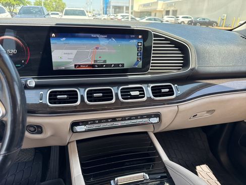 Used 2021 Mercedes-Benz GLS 450 4MATIC image 16