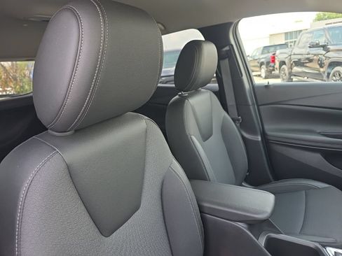 Used 2025 Buick Encore GX Preferred FWD image 10