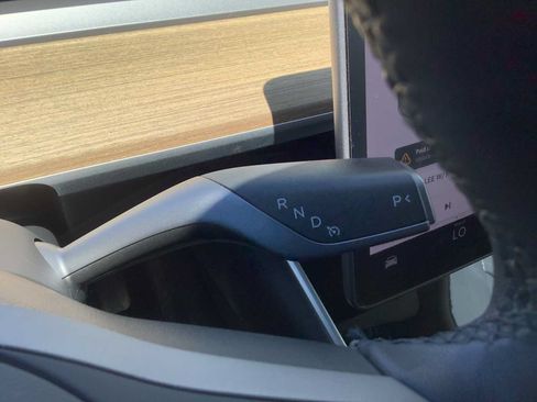 Used 2020 Tesla Model 3 Standard Range Plus RWD image 17