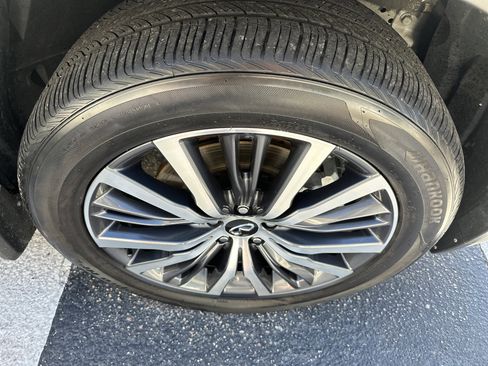 Used 2025 INFINITI QX60 Sensory w/ Vision Package image 6