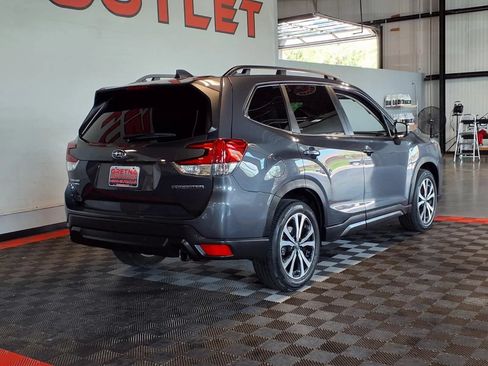 Used 2023 Subaru Forester Limited AWD/4WD image 8