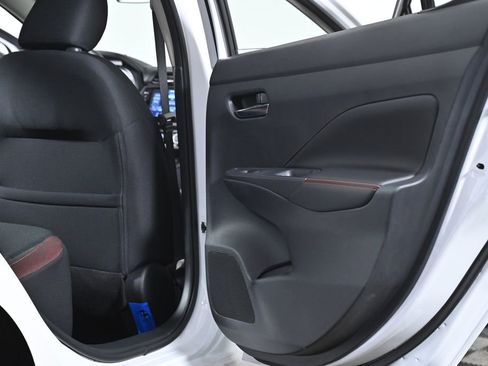 New 2025 Nissan Versa SR w/ Trunk Package image 23