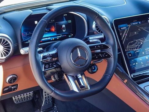 Used 2023 Mercedes-Benz SL 63 AMG 4MATIC image 17