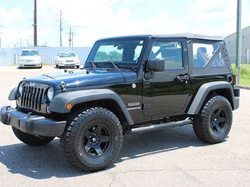 Used 2015 Jeep Wrangler Sport AWD/4WD image 2