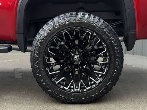 Used 2025 GMC Sierra 1500 SLT AWD/4WD image 12