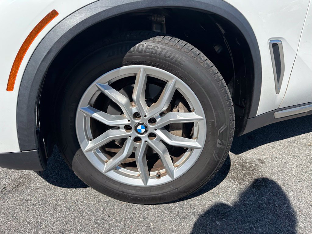 Used 2022 BMW X5 xDrive40i w/ Climate Comfort Package AWD/4WD image 50