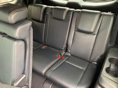 Used 2018 Toyota Highlander XLE w/ Carpet Mat Package (TMS) AWD/4WD image 36