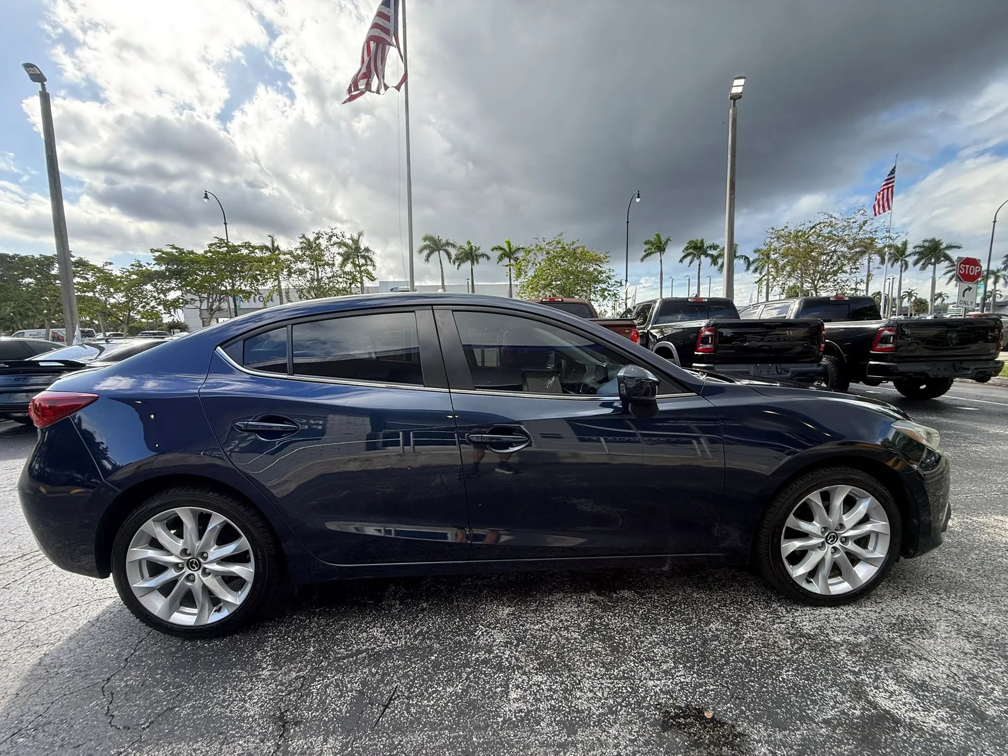 Used 2016 MAZDA MAZDA3 s Touring FWD image 13