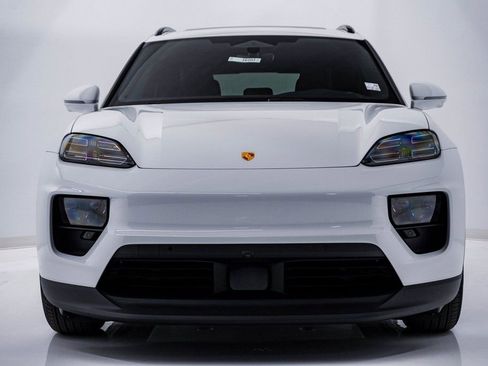 New 2026 Porsche Macan 4 Electric image 6