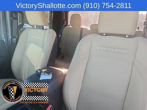 Used 2023 Jeep Gladiator Overland w/ Cold Weather Group AWD/4WD image 21