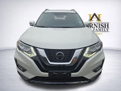 Used 2019 Nissan Rogue SL w/ Premium Package image 2