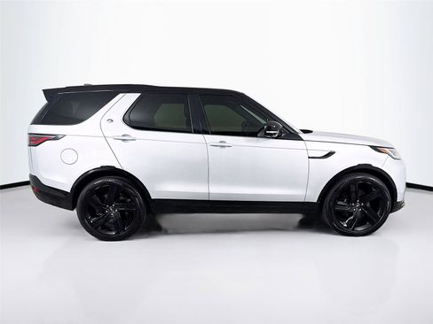 Used 2023 Land Rover Discovery Metropolitan Edition AWD/4WD image 37