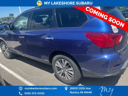 Used 2020 Nissan Pathfinder SV AWD/4WD image 3