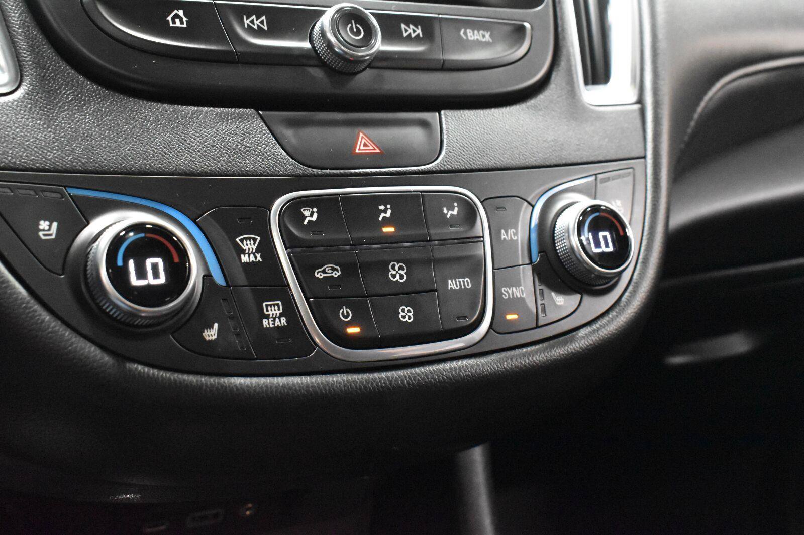 Used 2022 Chevrolet Malibu Premier FWD image 19