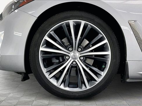 Used 2019 INFINITI Q60 3.0t Luxe w/ Essential Package image 9