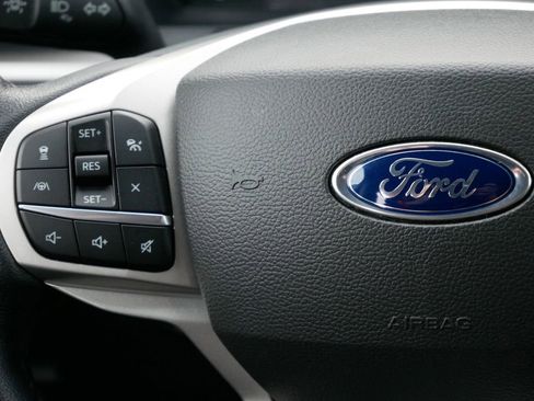 Certified 2022 Ford Explorer XLT w/ Equipment Group 202A image 19