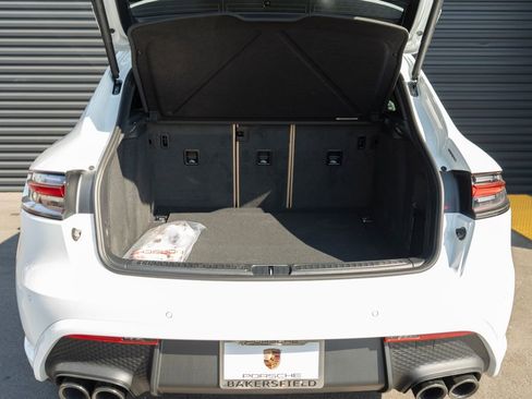 New 2026 Porsche Macan image 35
