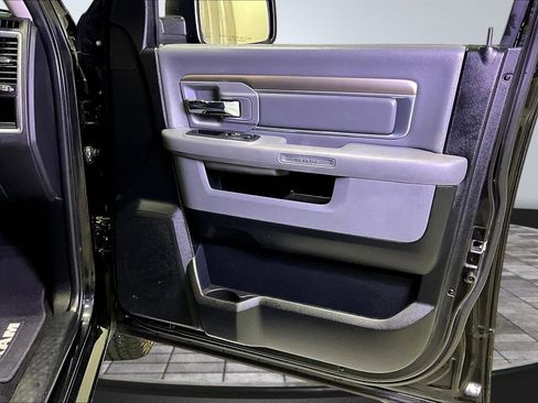 Used 2017 RAM 1500 Classic SLT image 26