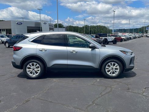 Used 2023 Ford Escape Active w/ Tech Pack #2 AWD/4WD image 6