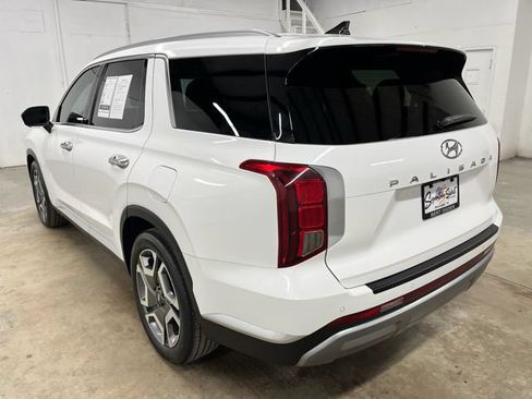 Used 2023 Hyundai Palisade Limited FWD image 4