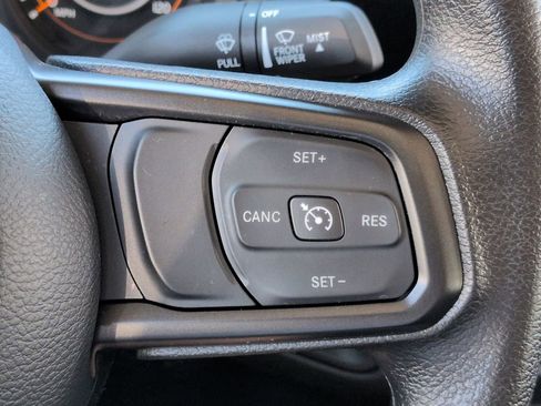 Used 2025 Jeep Gladiator Sport AWD/4WD image 24
