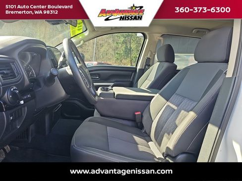 Used 2022 Nissan Titan SV w/ Accessory Utility Package image 20