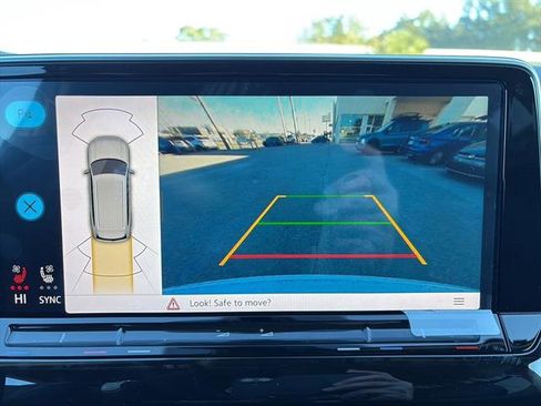 New 2025 Volkswagen Atlas SE image 22