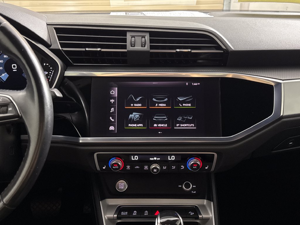 Used 2020 Audi Q3 2.0T Premium w/ Convenience Package AWD/4WD image 20