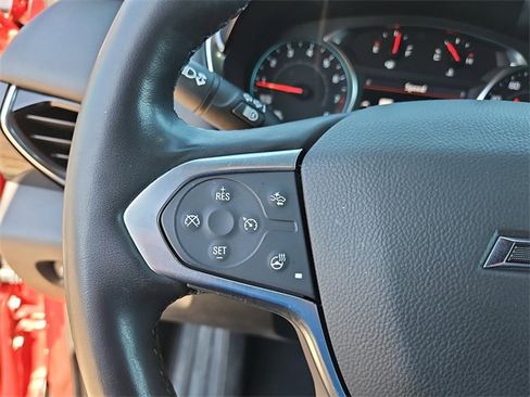 Used 2023 Chevrolet Traverse RS image 21