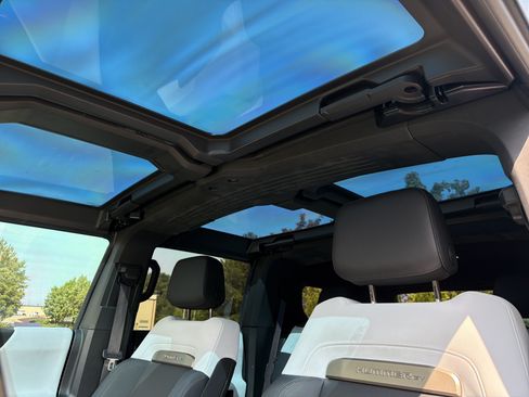 Used 2024 GMC Hummer EV 3X w/ LPO, Illumination Package AWD/4WD image 8