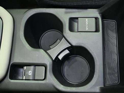 Used 2025 Subaru Forester image 25