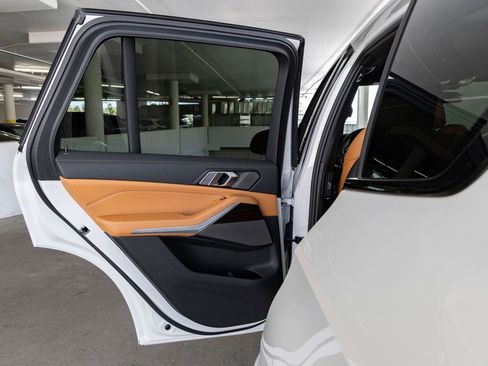 Certified 2023 BMW X5 xDrive40i w/ M Sport Package AWD/4WD image 21