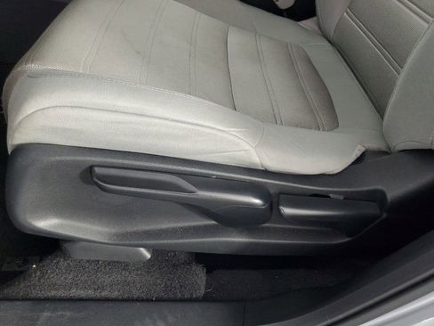 Used 2018 Honda CR-V LX image 28
