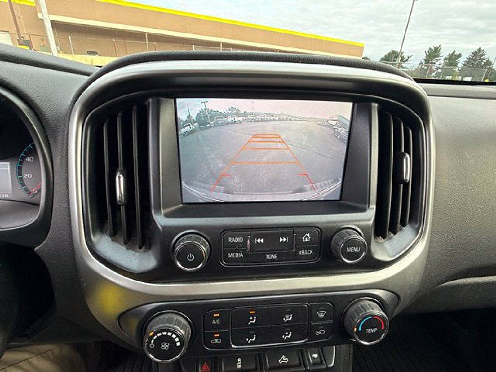 Used 2016 Chevrolet Colorado LT AWD/4WD image 16