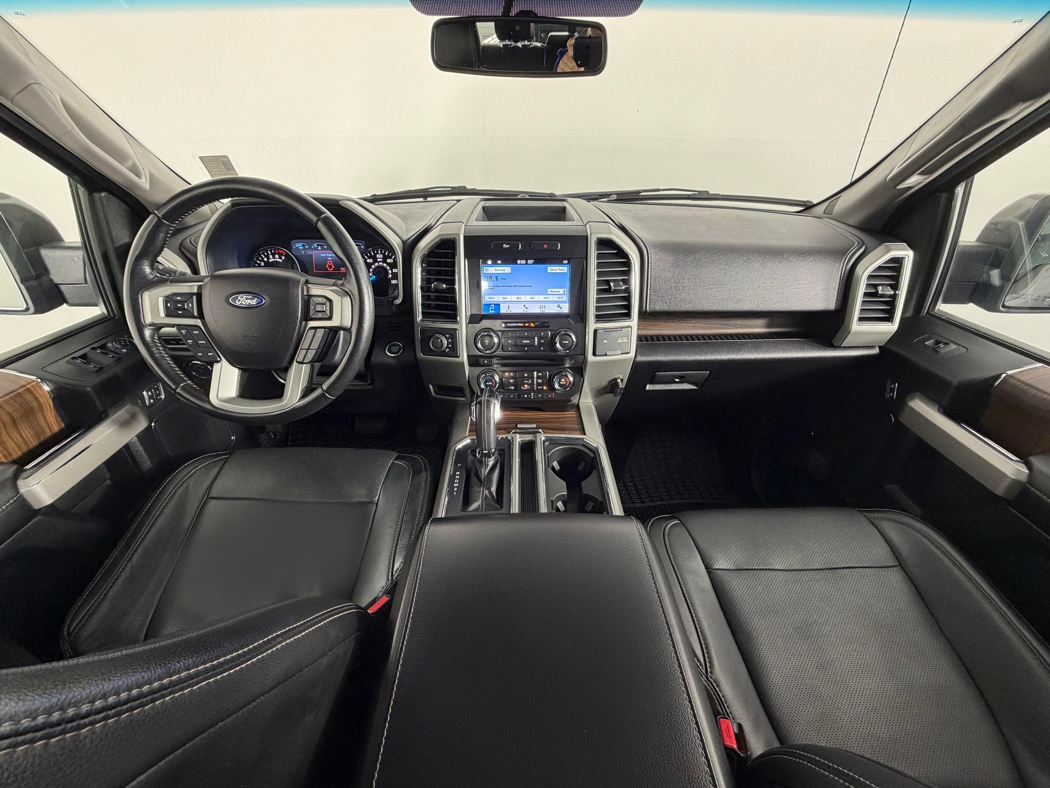 Used 2017 Ford F150 Lariat w/ Equipment Group 501A Mid AWD/4WD image 19