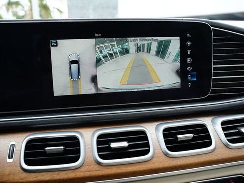 Used 2023 Mercedes-Benz GLS 450 4MATIC image 32