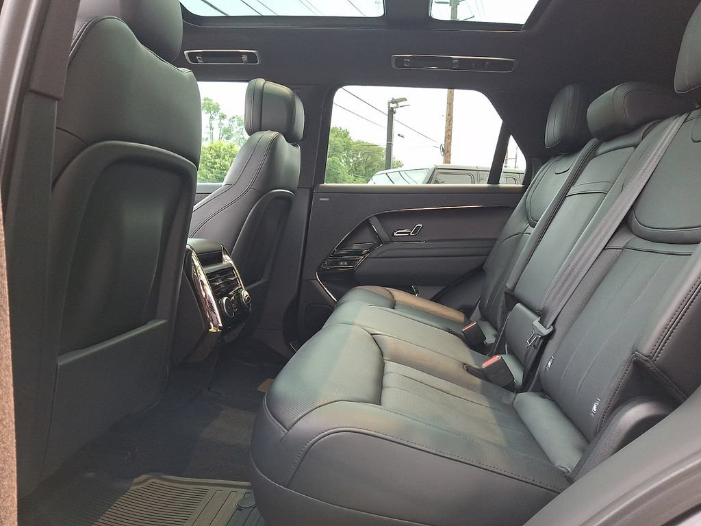Used 2023 Land Rover Range Rover Sport SE AWD/4WD image 10