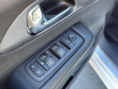 New 2026 Chrysler Pacifica Select w/ S Appearance Package image 14