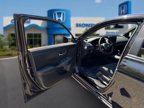 Used 2025 Honda HR-V Sport image 12