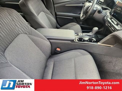 Used 2025 Toyota Camry LE image 15