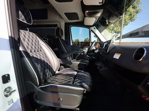 Used 2023 Mercedes-Benz Sprinter 3500 image 12