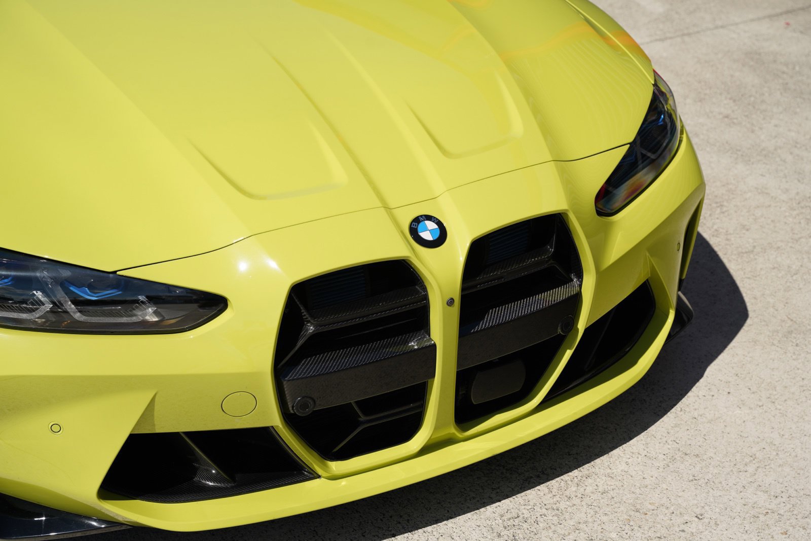 Used 2021 BMW M4 Competition w/ M Carbon Exterior Package RWD image 3