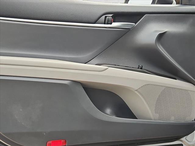 Used 2022 Toyota Camry LE FWD image 10