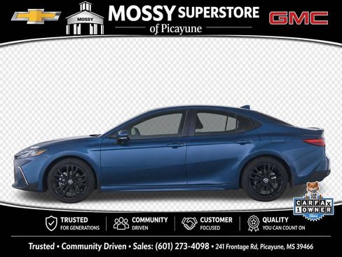 Used 2025 Toyota Camry SE w/ Convenience Package FWD image 8
