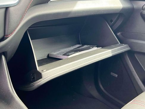 Used 2023 Chevrolet Traverse RS image 27