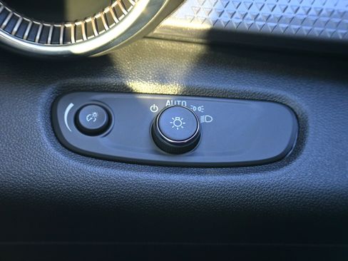 Used 2026 Chevrolet Trax ACTIV w/ Sunroof Package image 25