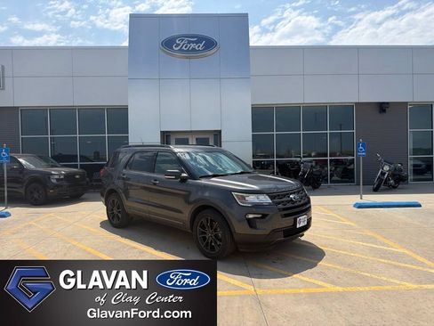 Used 2018 Ford Explorer XLT w/ Equipment Group 202A AWD/4WD image 1